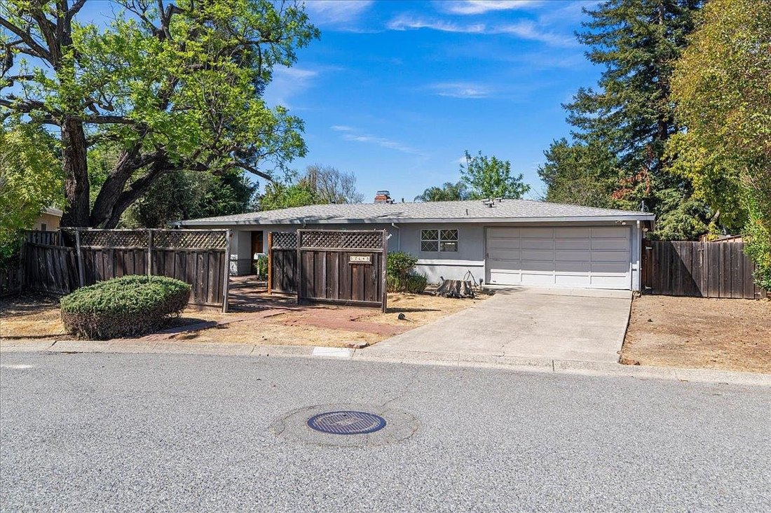 12649 Paseo Olivos, Saratoga, a home represented by Olesia Woodward